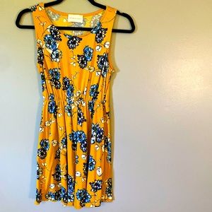 French Grey mini dress. Knit material. Size small.